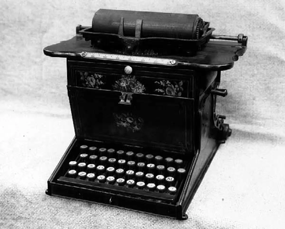 Sholes & Glidden typewriter